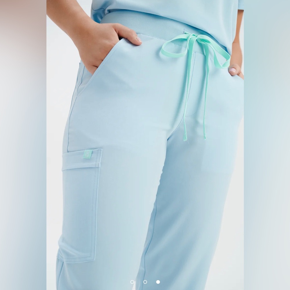 Garade Malade Scrub Set! - Picture 5 of 12